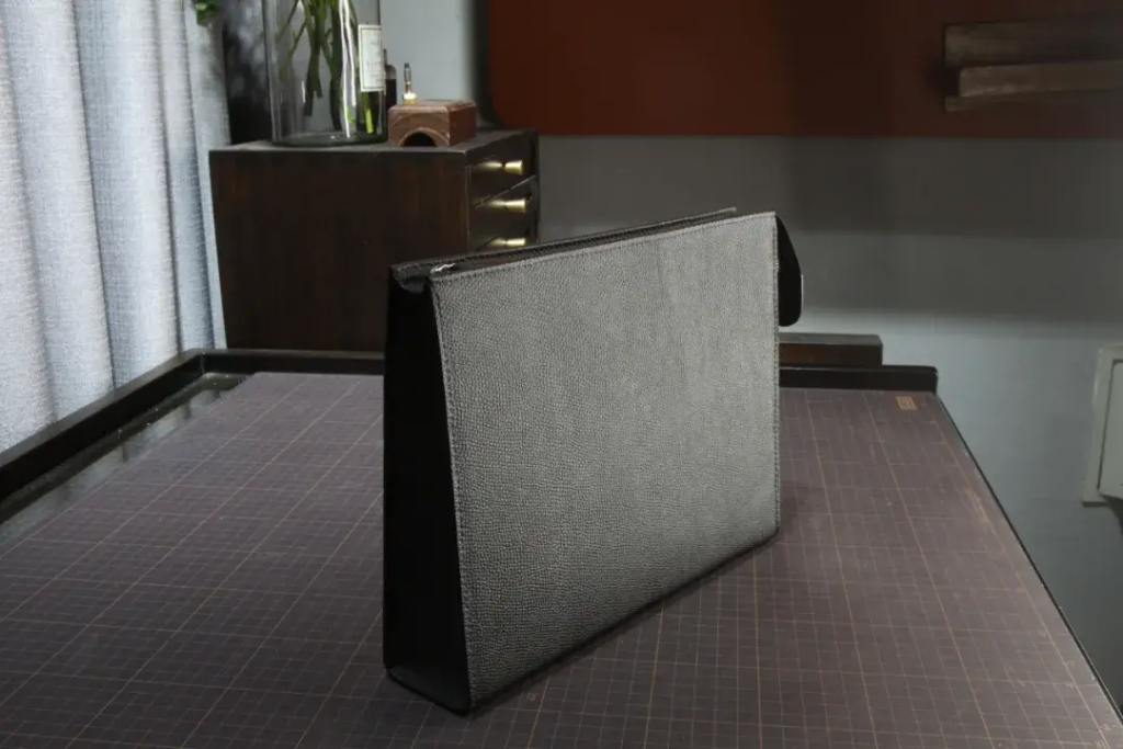 How to restore leather goods and maintain their glossy texture?-Nleather