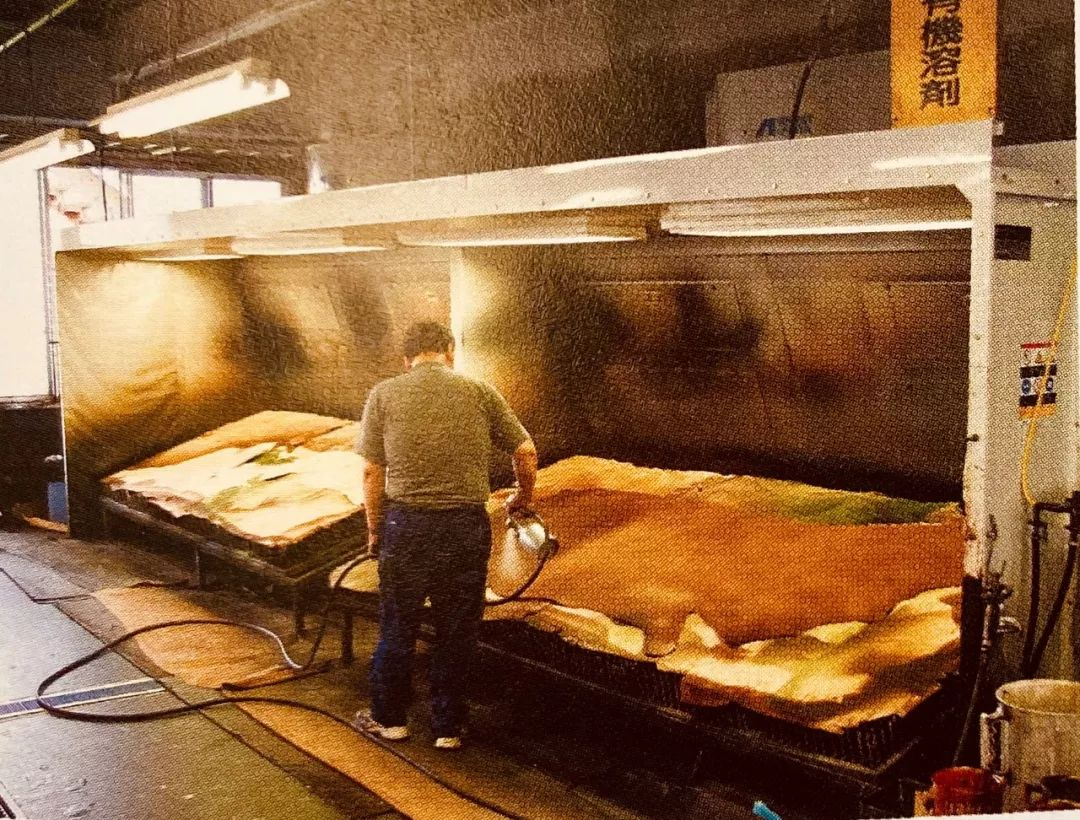 Image [20]-Veg-tan Process Explained: How Rawhide Becomes Thick, Durable Leather Using Natural Tannins in a 21-Step Journey from Rawhide to Finished Product-Nleather