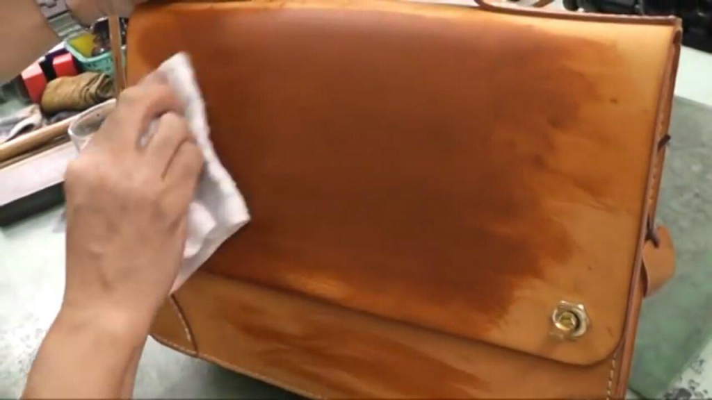 Image [10]-The Complete Handmade Veg-tan Leather Care Guide: Proper Use, Sun Exposure, Oiling, Maintenance, and Cleaning for Durability and Beautiful Patina-Nleather