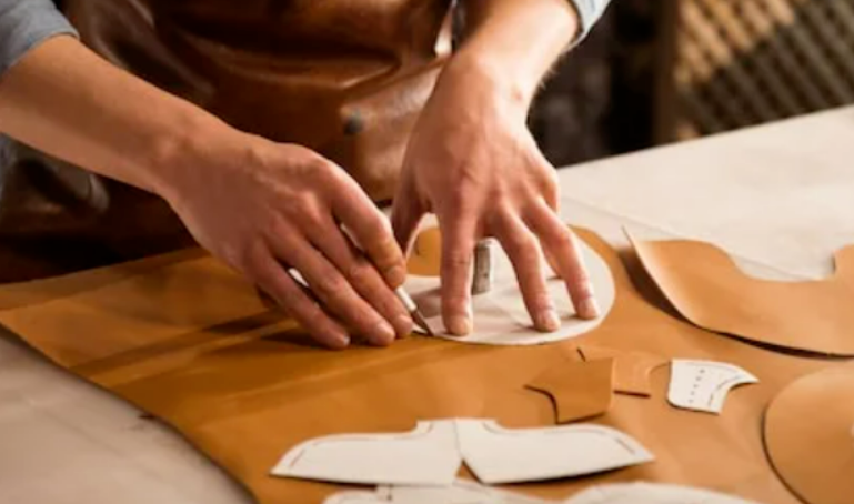 Leather: The craftsmanship from raw materials to finished products-Nleather